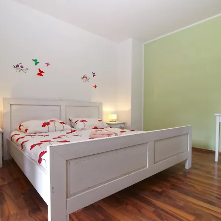 Nenad 2031 Tatil Evi *